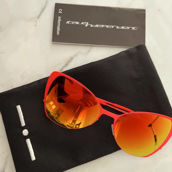 Italia Independent Sunglasses✨ - Picture 3 of 5